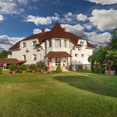 Katalin Vendeghaz Hotel Gyenesdias Bagian luar foto