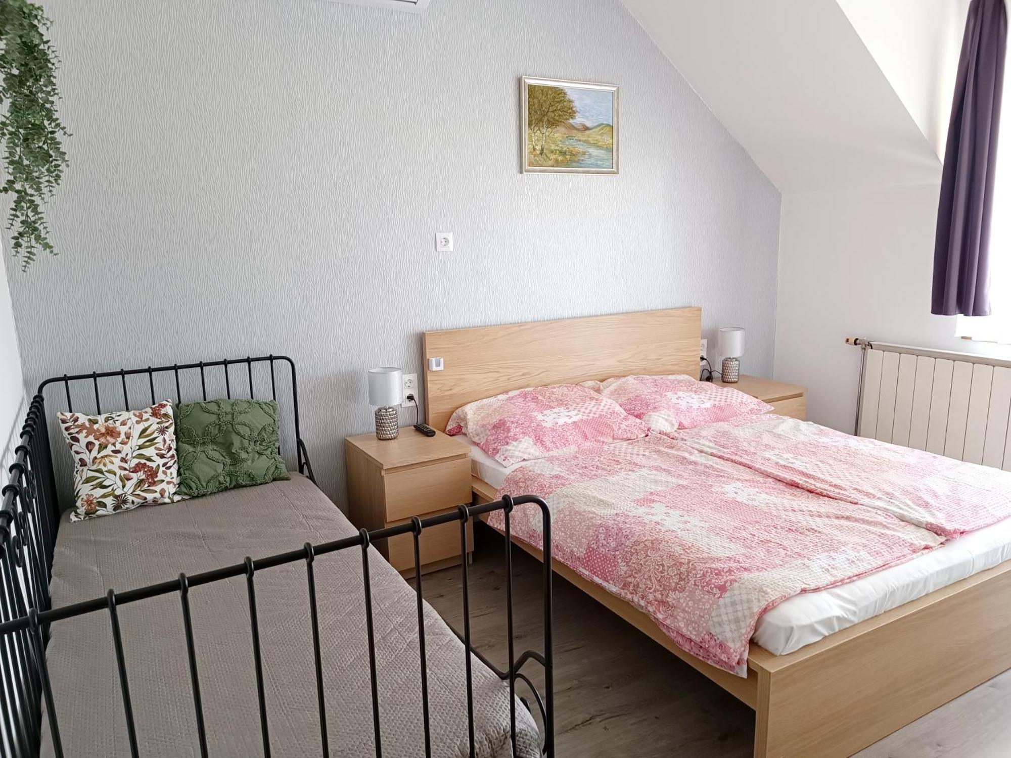 Katalin Vendeghaz Hotel Gyenesdias Bagian luar foto