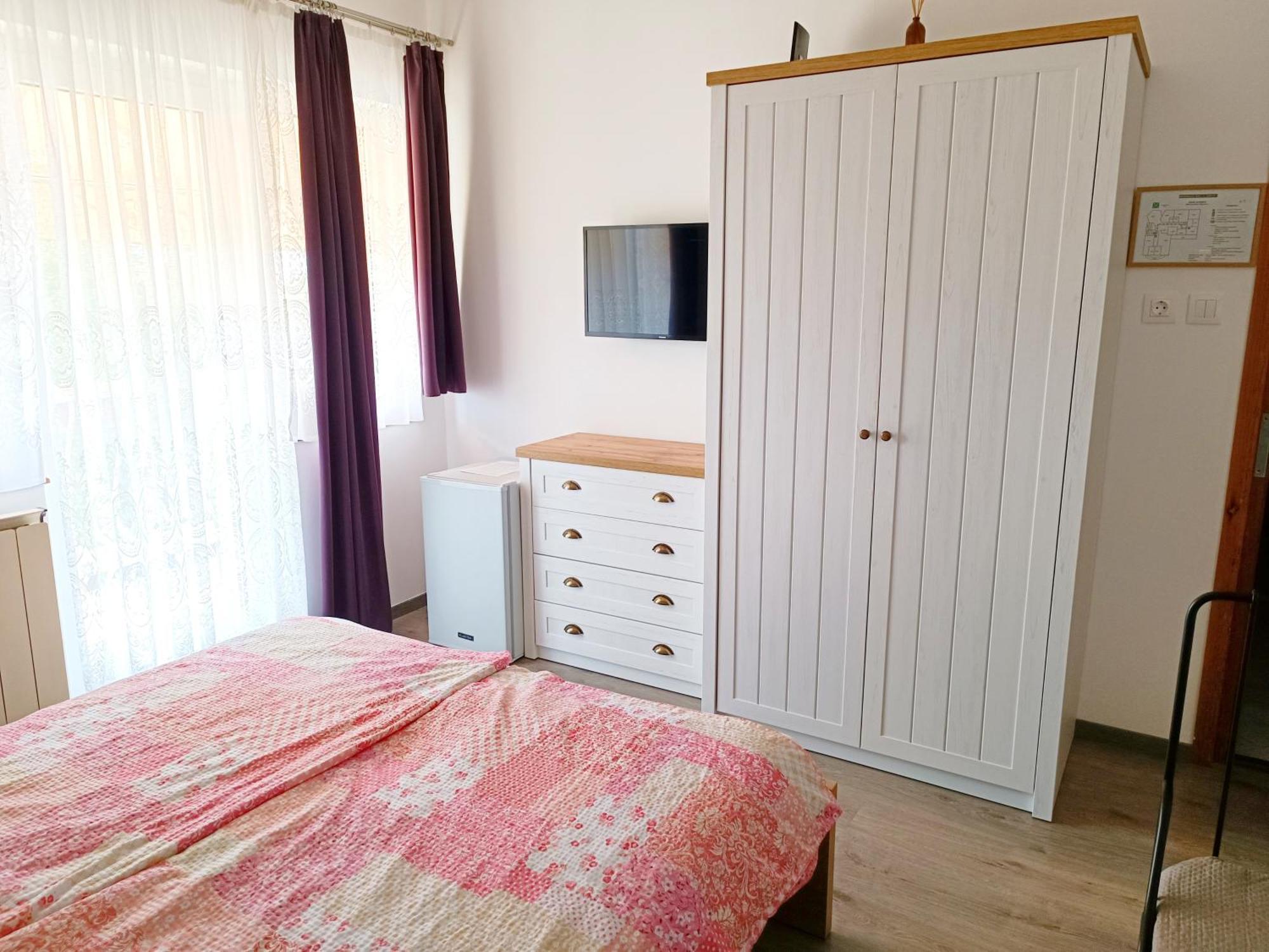 Katalin Vendeghaz Hotel Gyenesdias Bagian luar foto