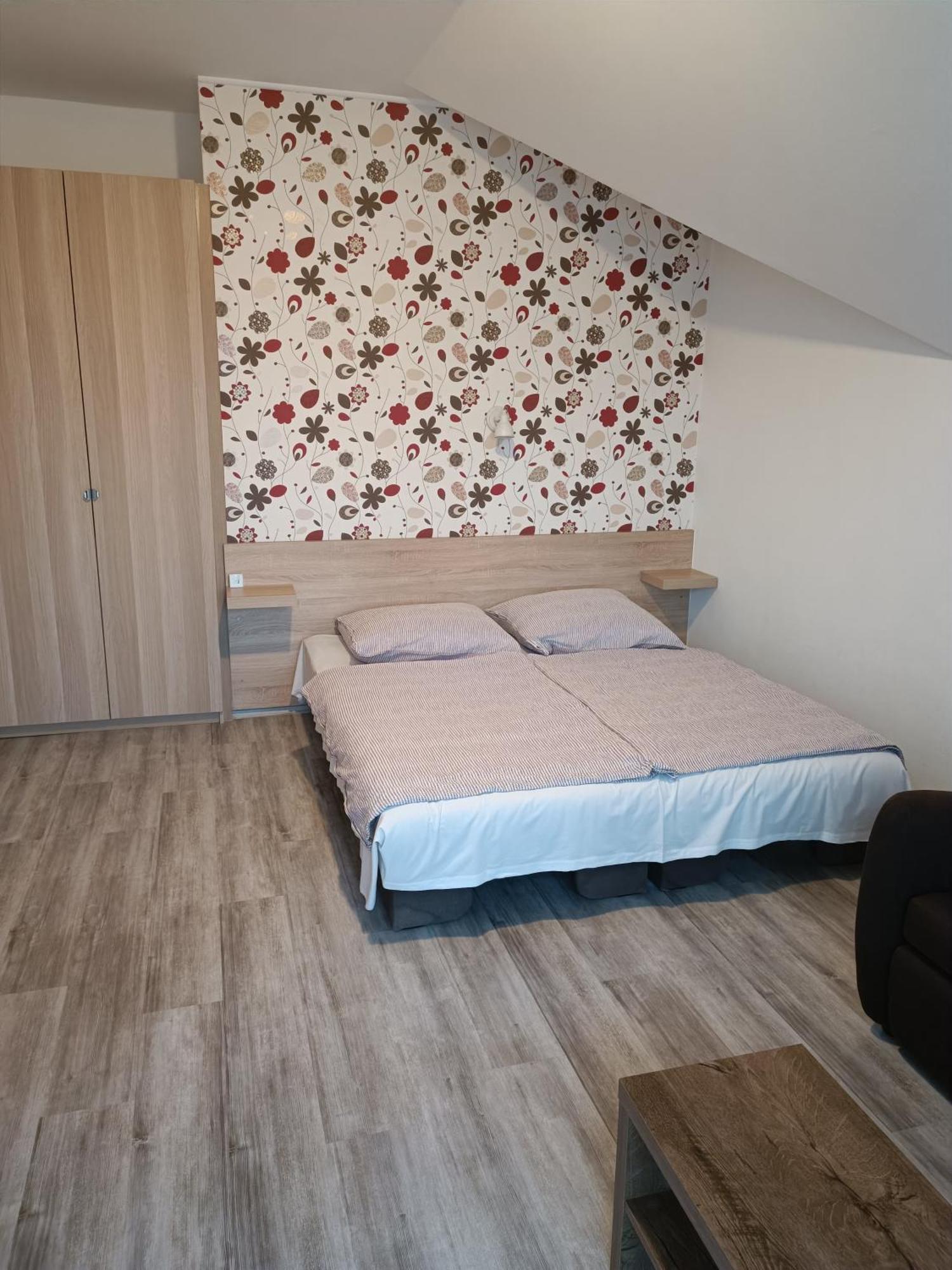Katalin Vendeghaz Hotel Gyenesdias Bagian luar foto