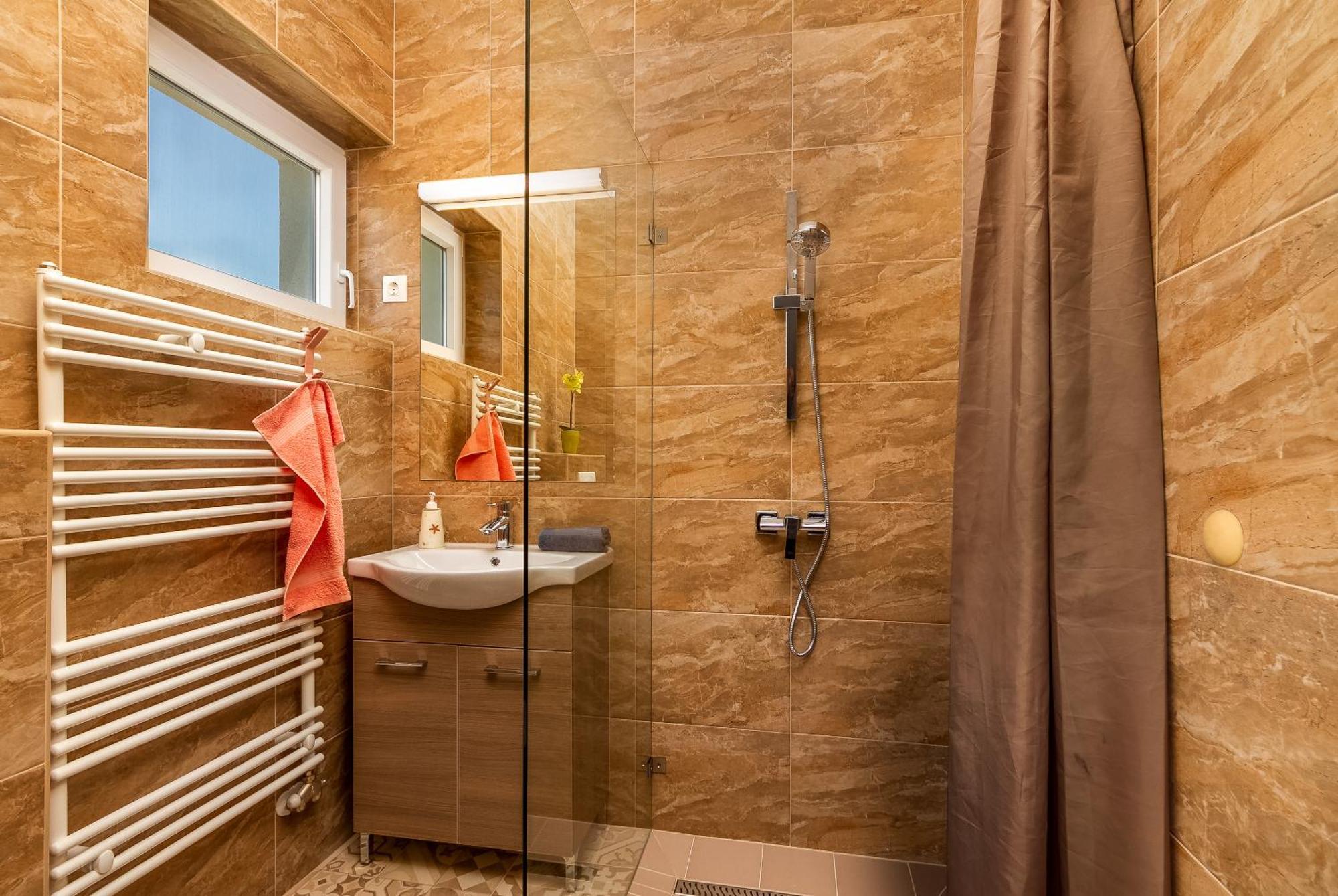 Katalin Vendeghaz Hotel Gyenesdias Bagian luar foto
