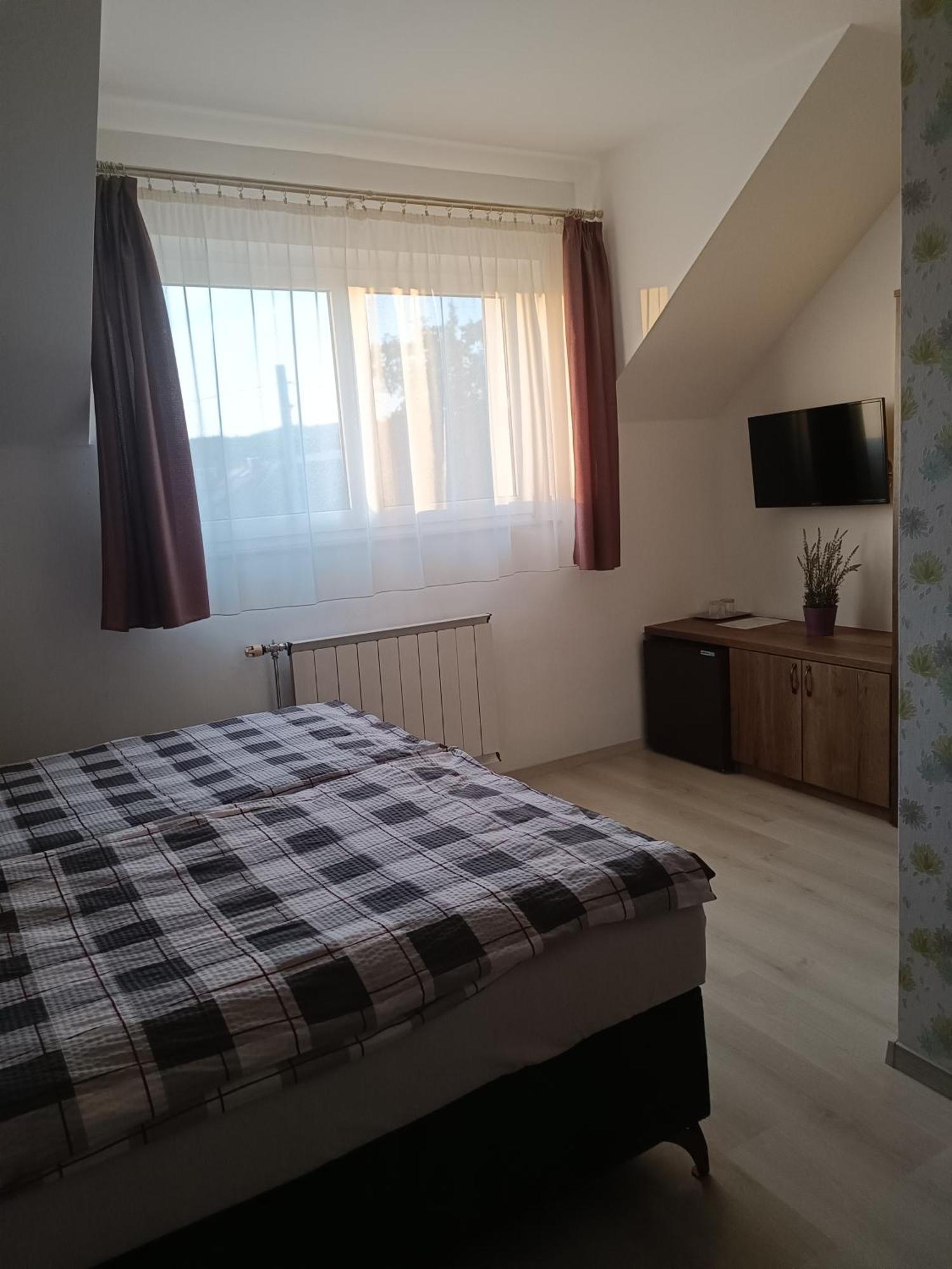 Katalin Vendeghaz Hotel Gyenesdias Bagian luar foto